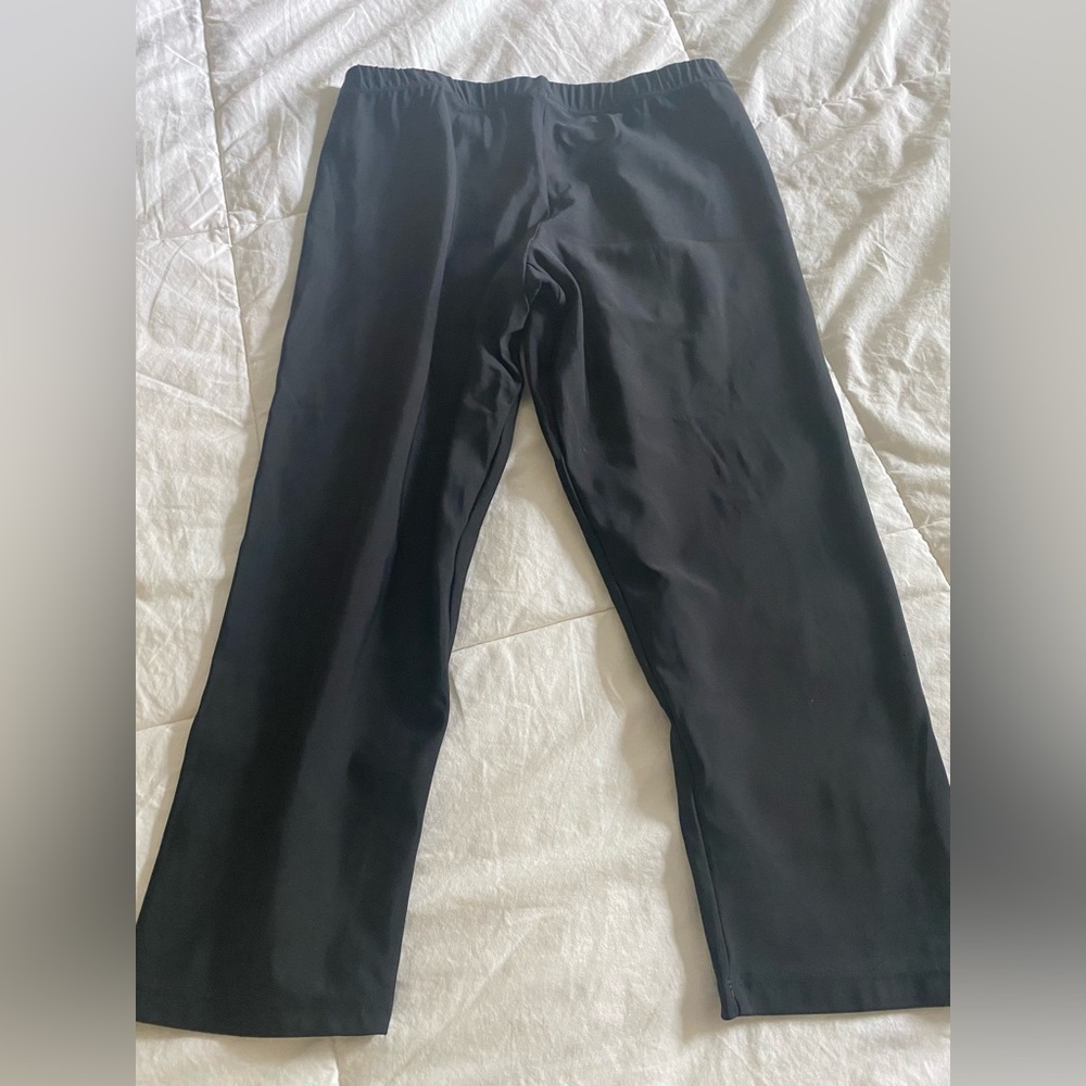 Under Armour Black and Gray Activewear capri Pants